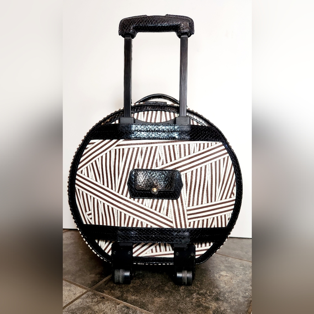 Henri bendel disturbed hatbox wheelie with hb heart keychain purse charm - Picture 2 of 12
